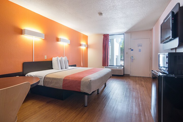 Room 29 of 39