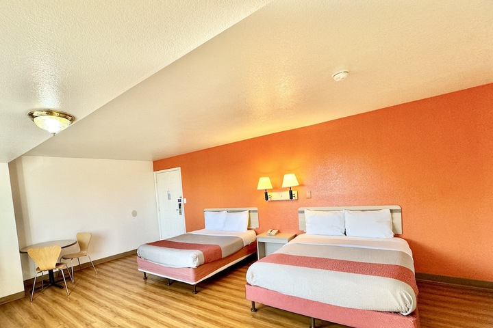 Motel 6 Bellflower CA - Los Angeles