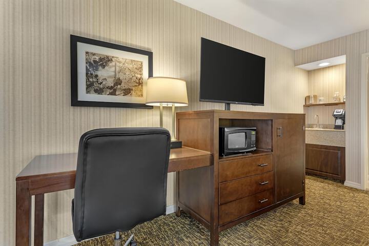 Best Western Plus Big America