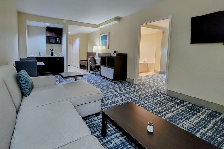 Room 36 of 90