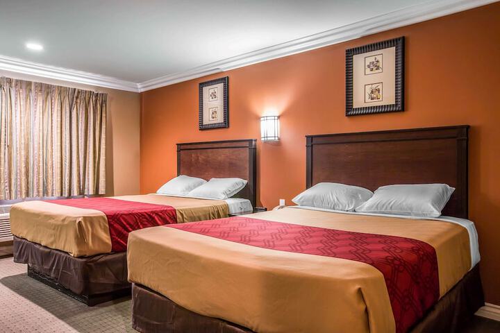Room 8 of 34