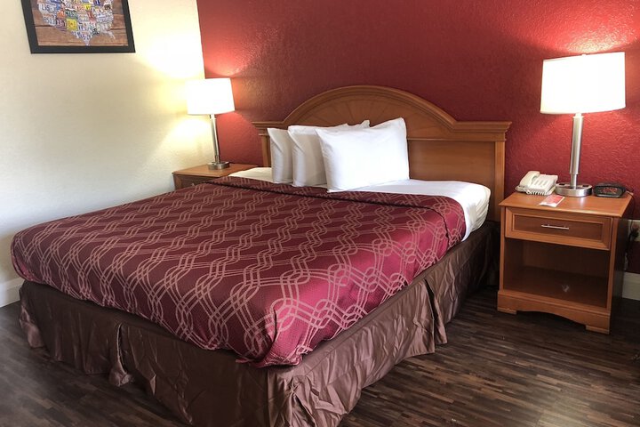 Room 24 of 28