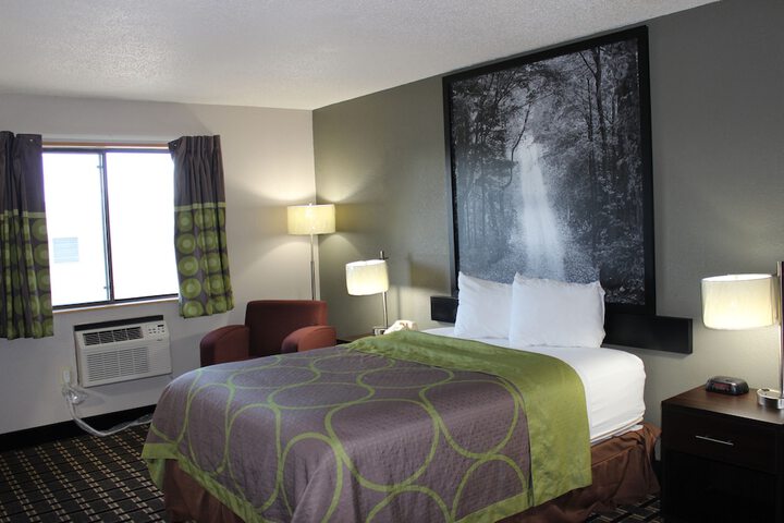 Super 8 by Wyndham Wyoming / Grand Rapids Area
