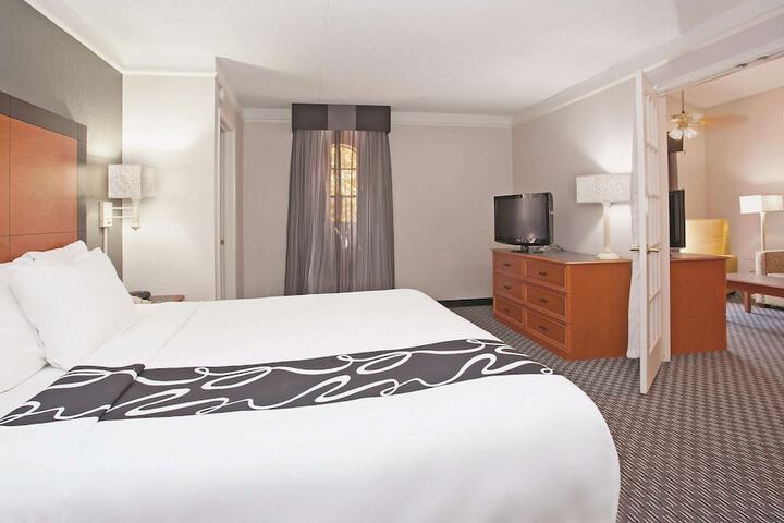 Room 17 of 23