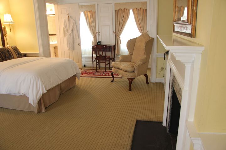 Room 74 of 235