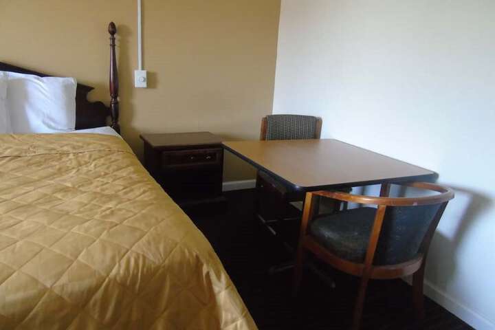 Room 16 of 34