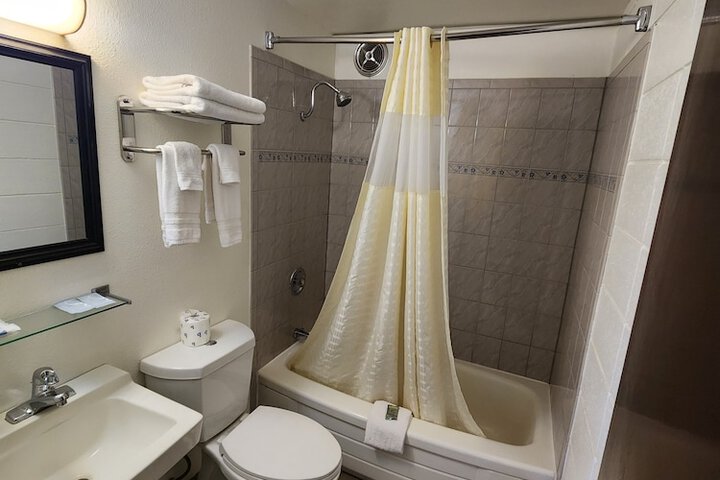 Room 4 of 20
