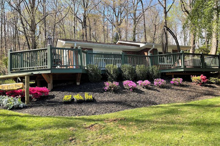 Mountain Aire Cottages Inn & Glamping