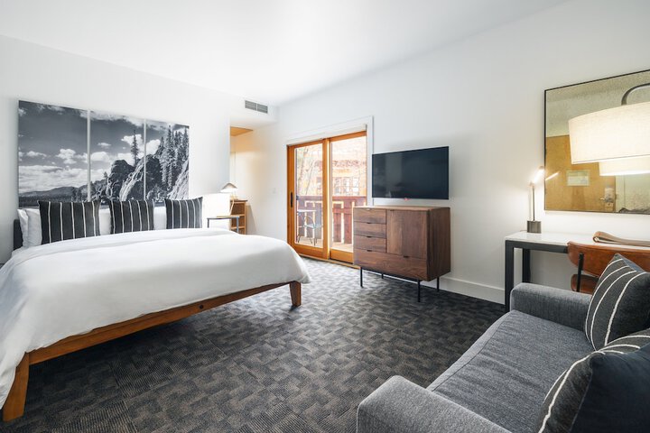 Gravity Haus Truckee-Tahoe
