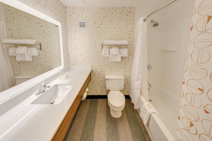 Room 35 of 72