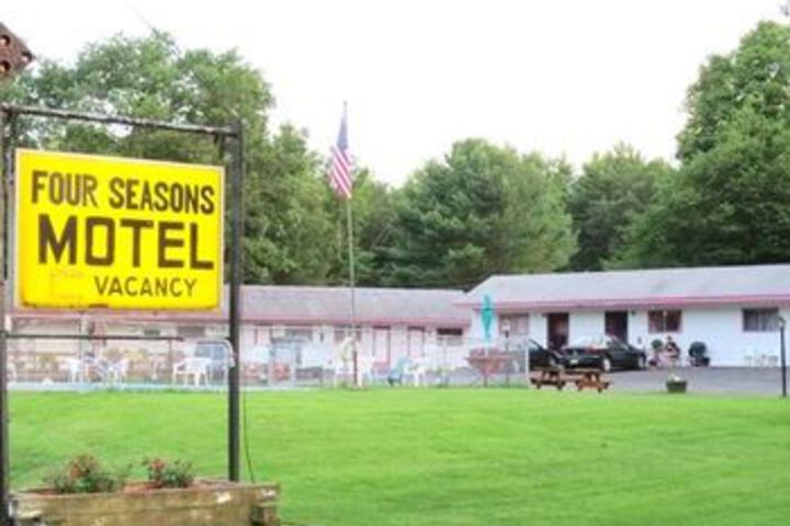Four Seasons Motel