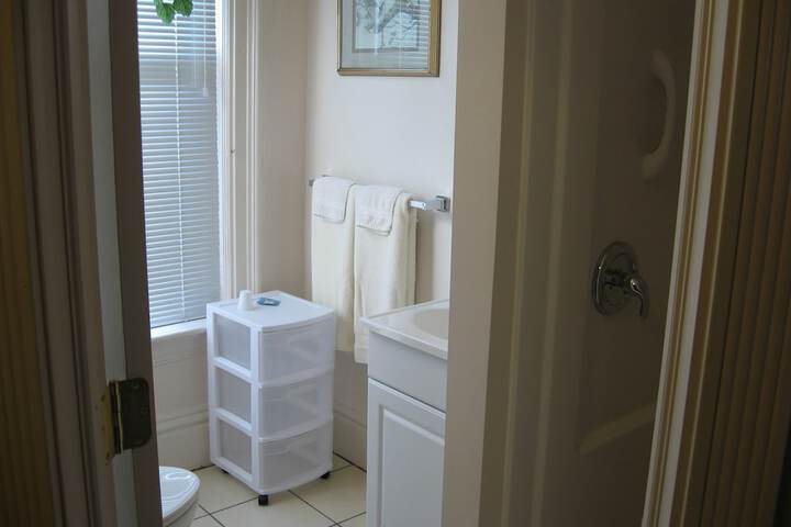 Room 30 of 112