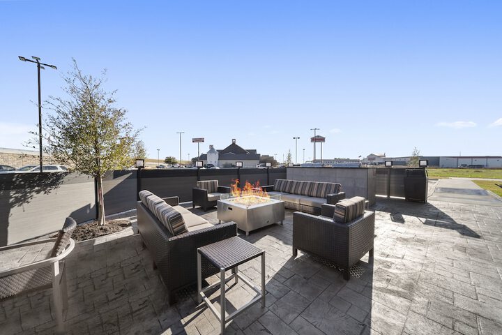 Terrace/Patio 36 of 37