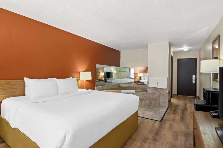 Econo Lodge Manistee