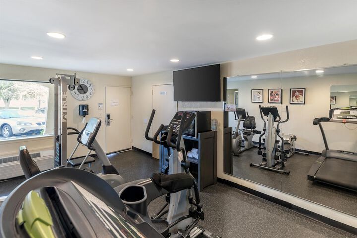 SureStay Hotel by Best Western East Brunswick