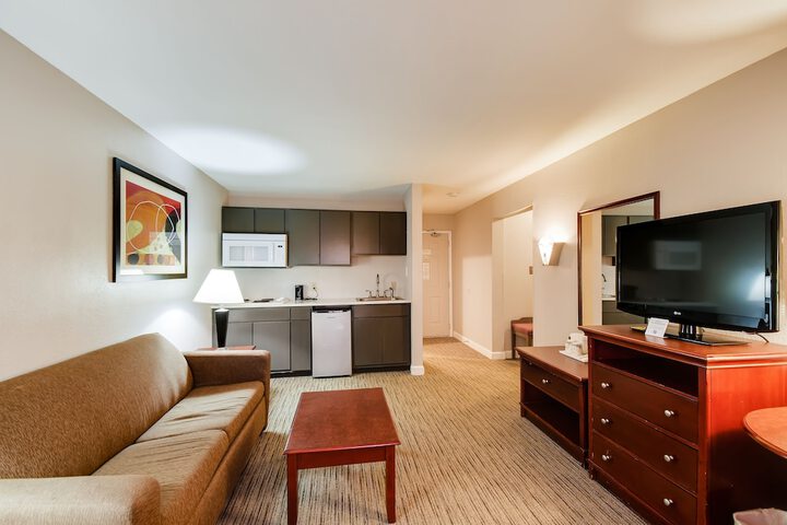 Room 30 of 65