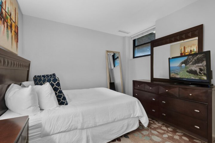 Room 28 of 100