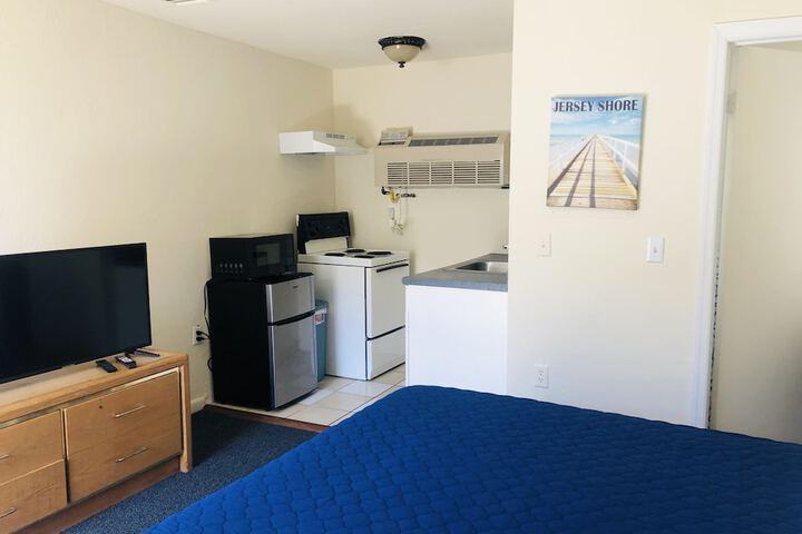Room 13 of 31