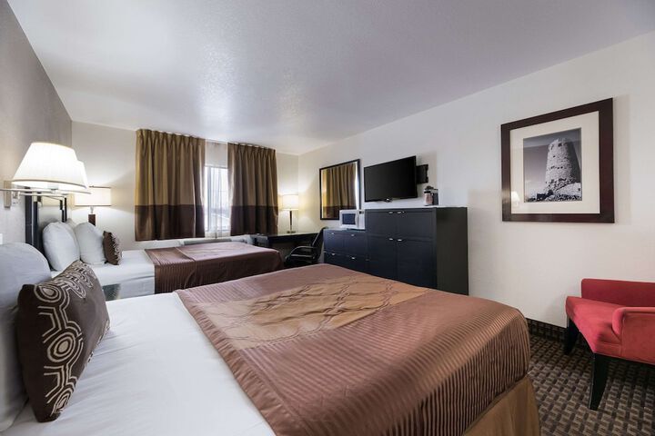 Room 14 of 32