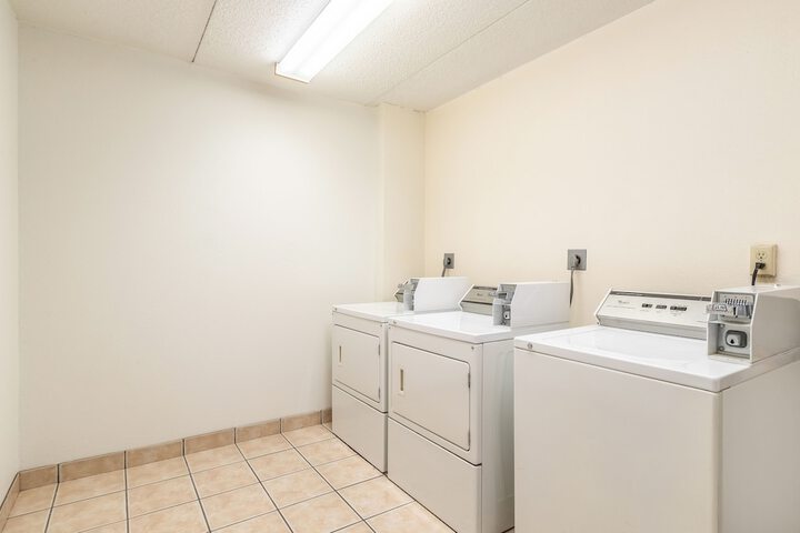 Room 10 of 26