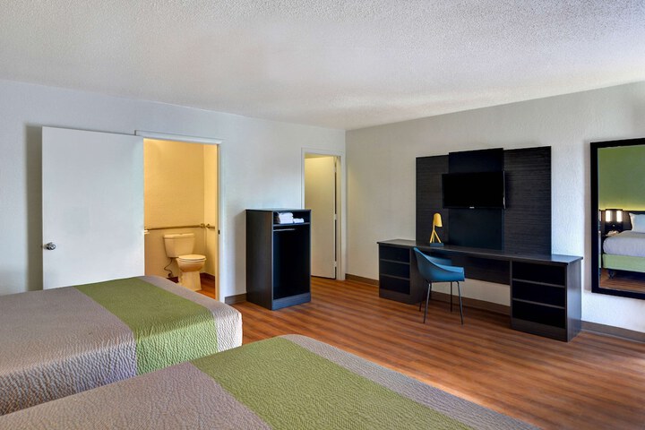 Room 28 of 43