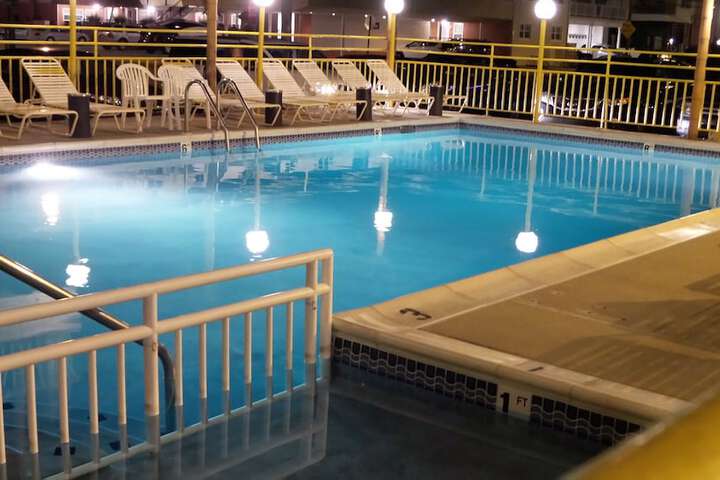 Golden Rail Motel