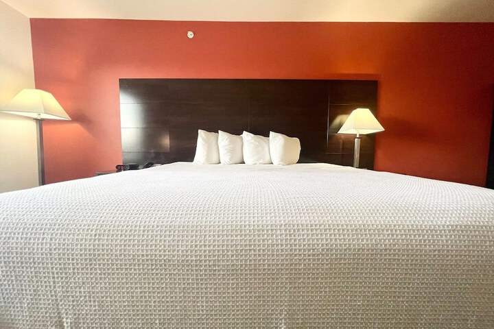 Room 10 of 30