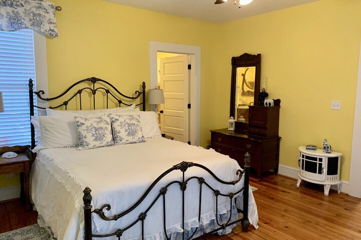 Room 5 of 47