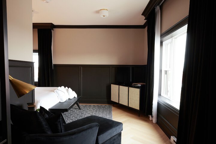 Room 43 of 66
