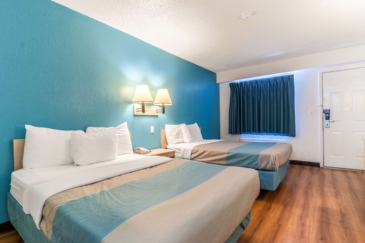 Room 21 of 28