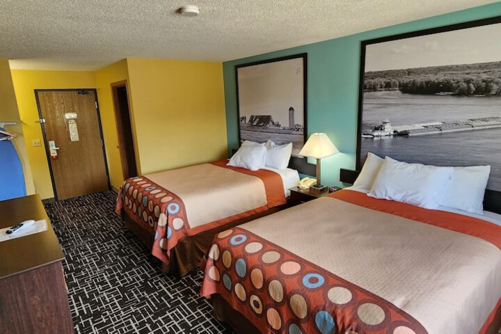 Room 23 of 40