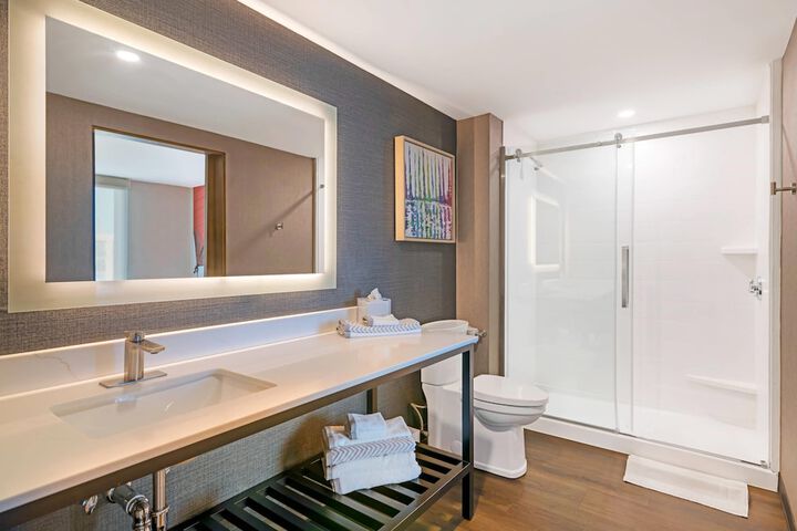 Cambria Hotel & Suites Plymouth