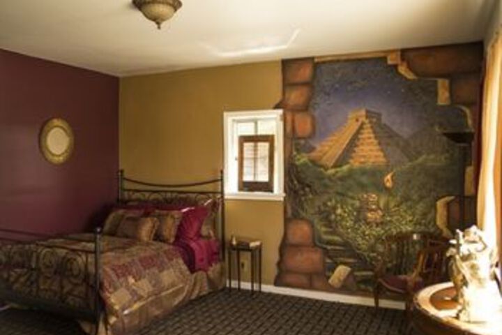 Aztec Hotel