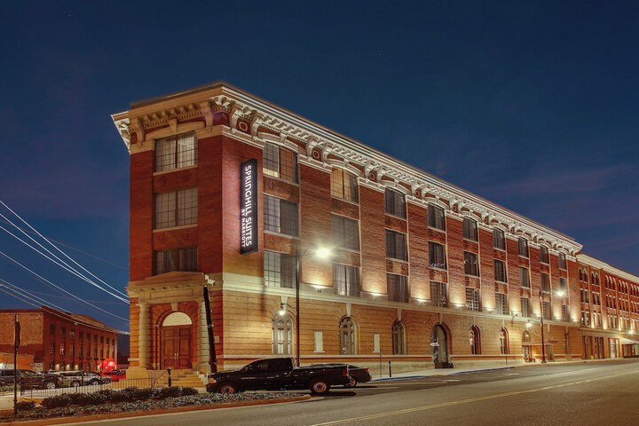 Hotel 2 of 32