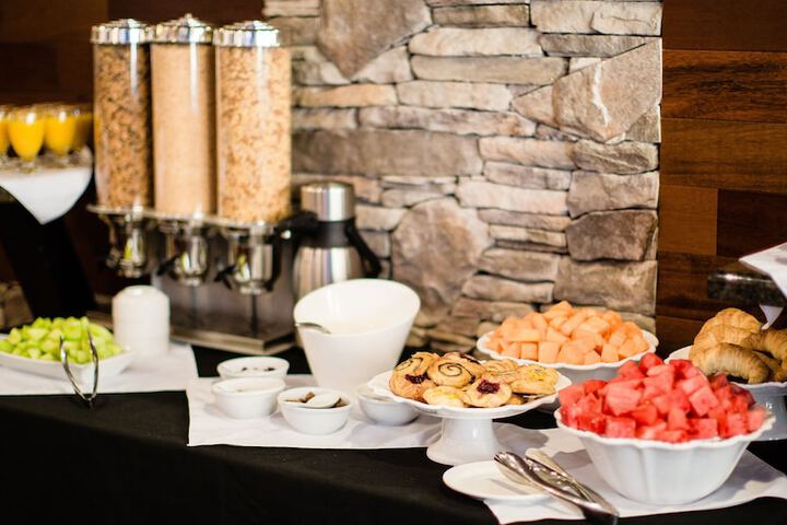 Breakfast/Coffee Service 32 of 38