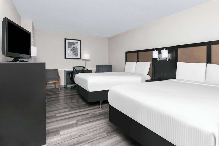 Room 16 of 44