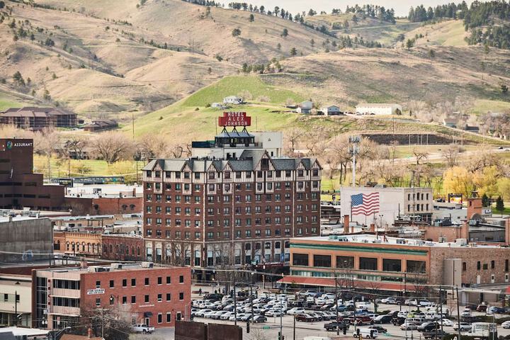 Hotel Alex Johnson Rapid City Curio Collection by Hilton