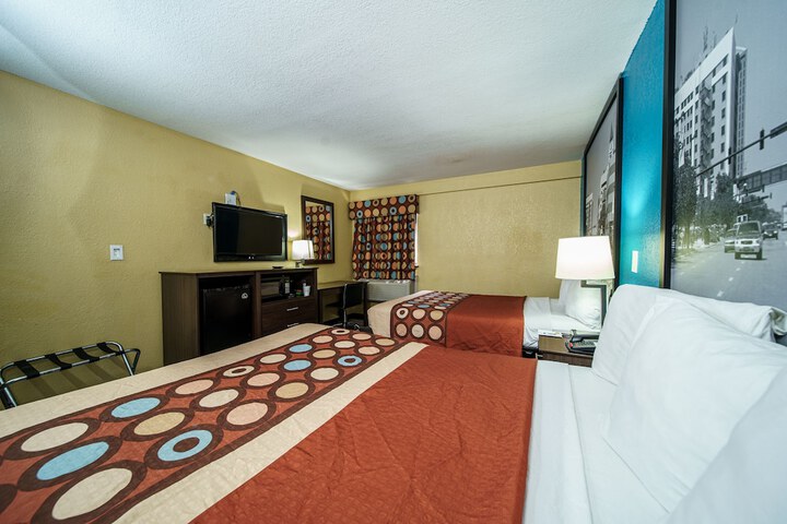 Room 14 of 94