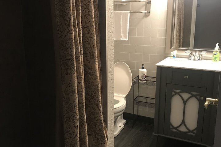 Room 53 of 77