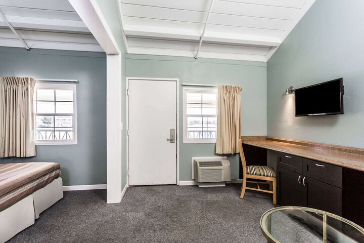 Travelodge by Wyndham Fairfield / Napa Valley