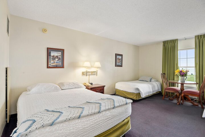 Room 7 of 18