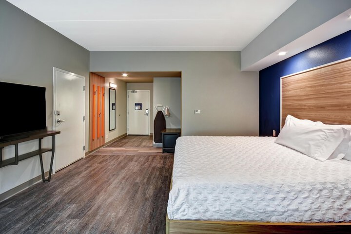 Tru by Hilton Raleigh Durham Airport