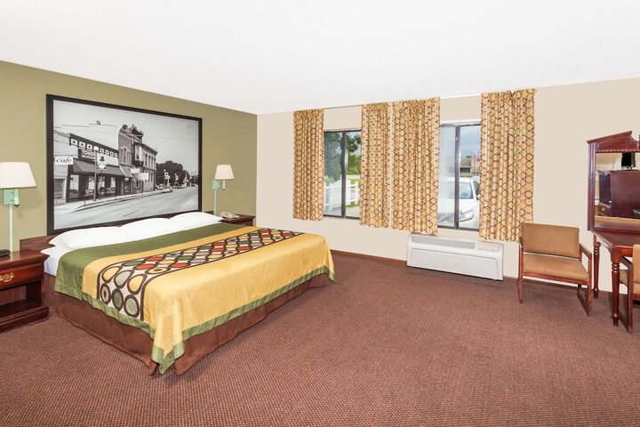 Room 15 of 19
