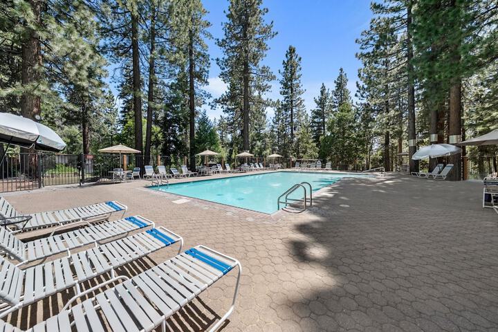 Enjoy Forest Views Retreat at Kingswood Village!