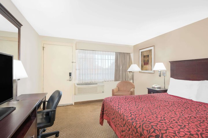 Room 3 of 15