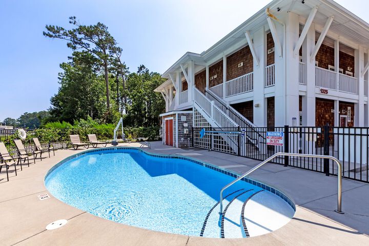 Topsail Shores Inn