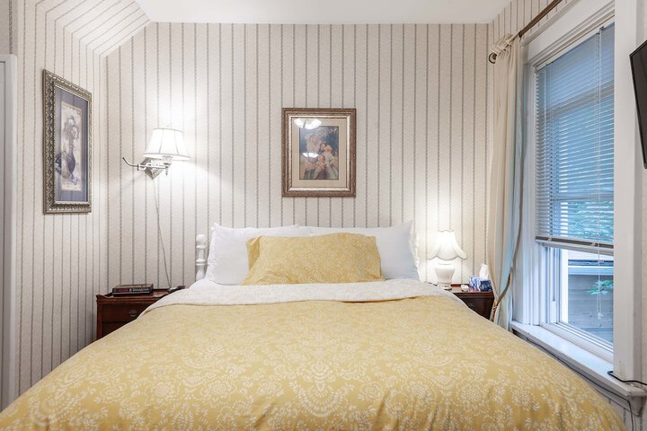 Room 32 of 115