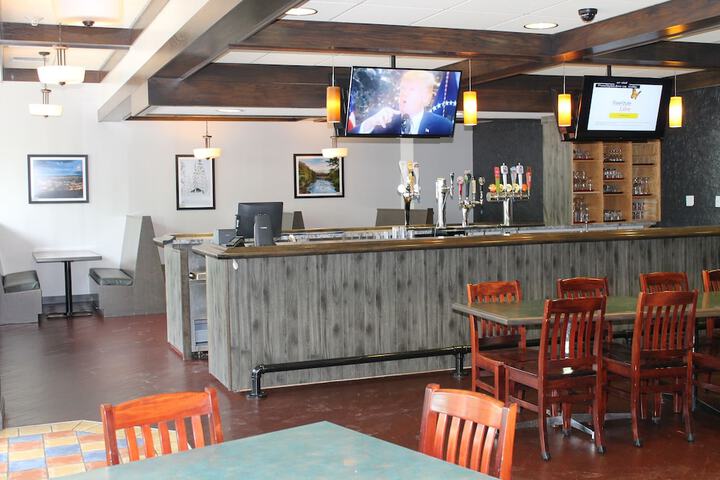 Greenwood Inn & Suites
