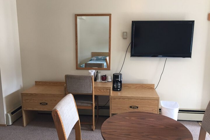 Room 18 of 38