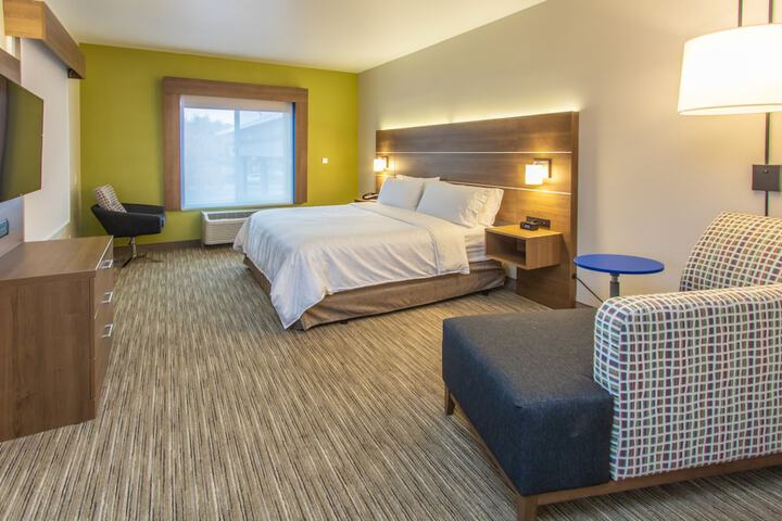 Room 65 of 135